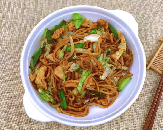 Stir-fry Chicken Hand-pull Noodle in Soy sauce 鸡肉炒拉面